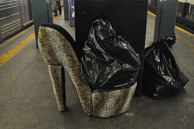 Now that is subway platform trash